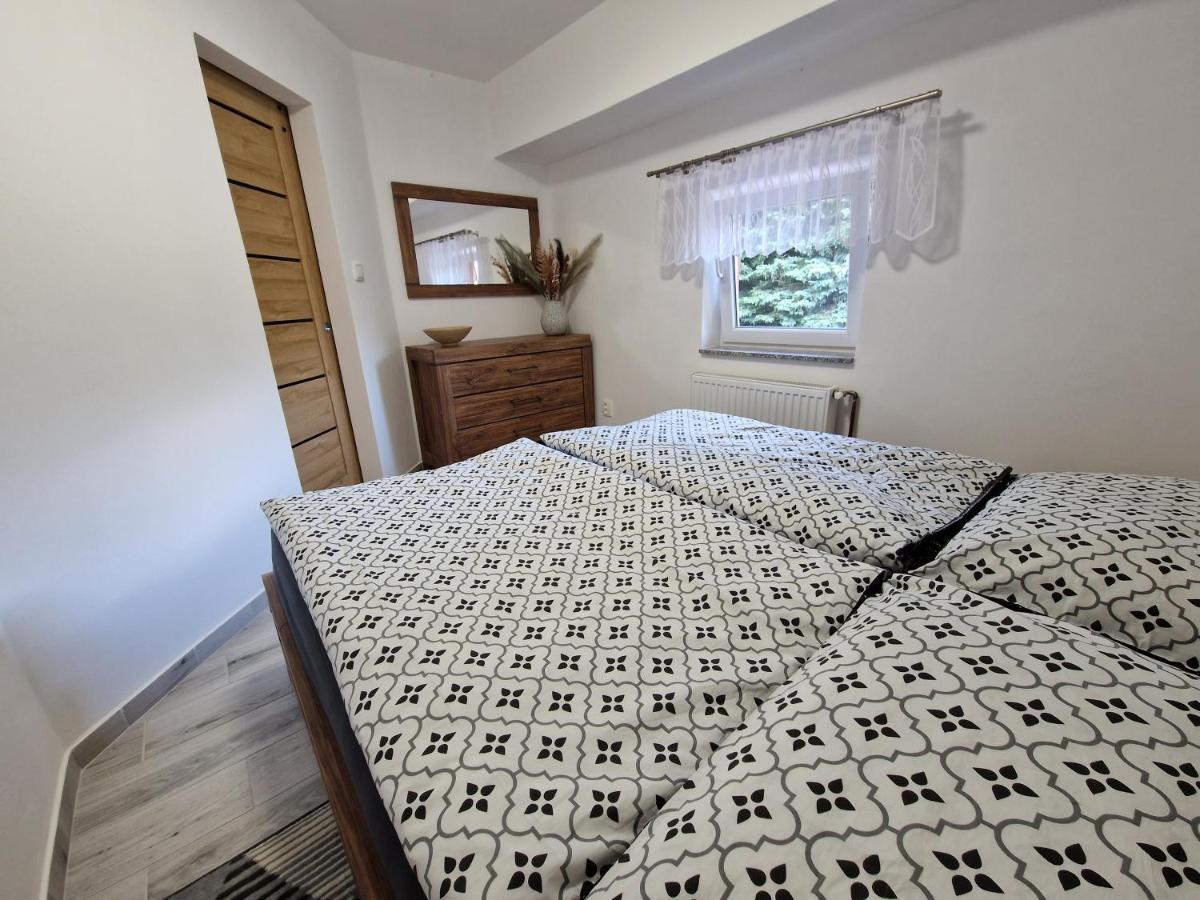 נובה מסטו פוד סמרקם Restaurace U Mateje B&B מראה חיצוני תמונה